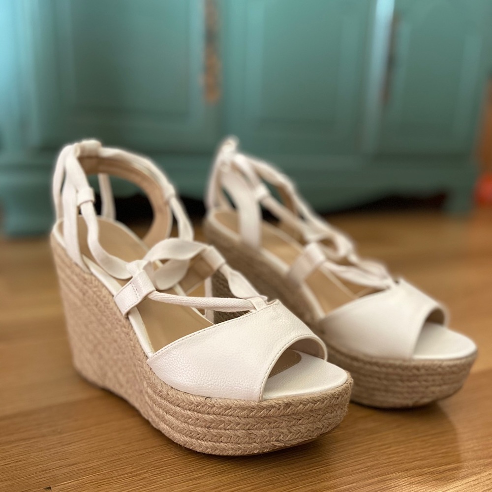 Tie up wedges